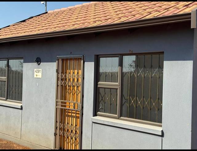 2 BEDROOM HOUSE FOR SALE IN TOEKOMSRUS
